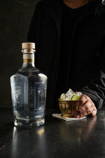 Cargar imagen en el visor de la galería, Pisco Santobrio 10 años Edición Limitada

