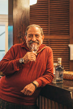 Cargar imagen en el visor de la galería, Pisco Santobrio 10 años Edición Limitada
